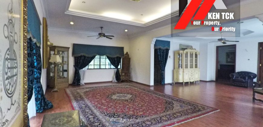 LakeView Saujana Bungalow