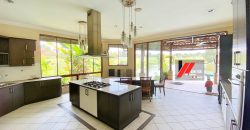 Tropicana Golf Lake View & Golf View Bungalow