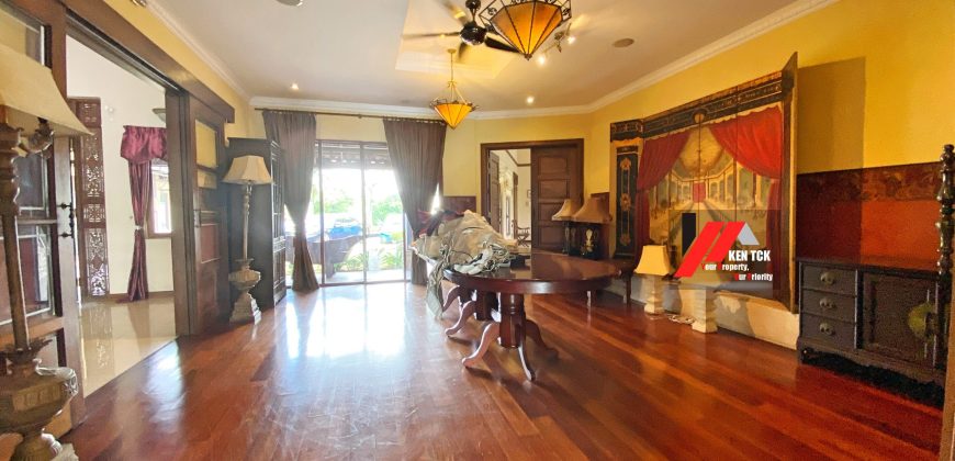 Tropicana Golf Lake View & Golf View Bungalow