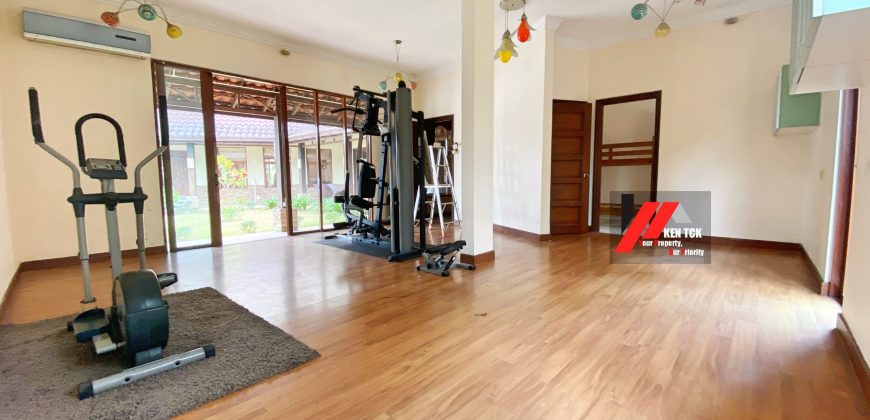 Tropicana Golf Lake View & Golf View Bungalow