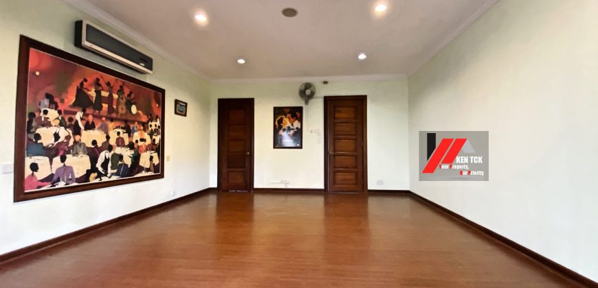 Tropicana Golf Lake View & Golf View Bungalow