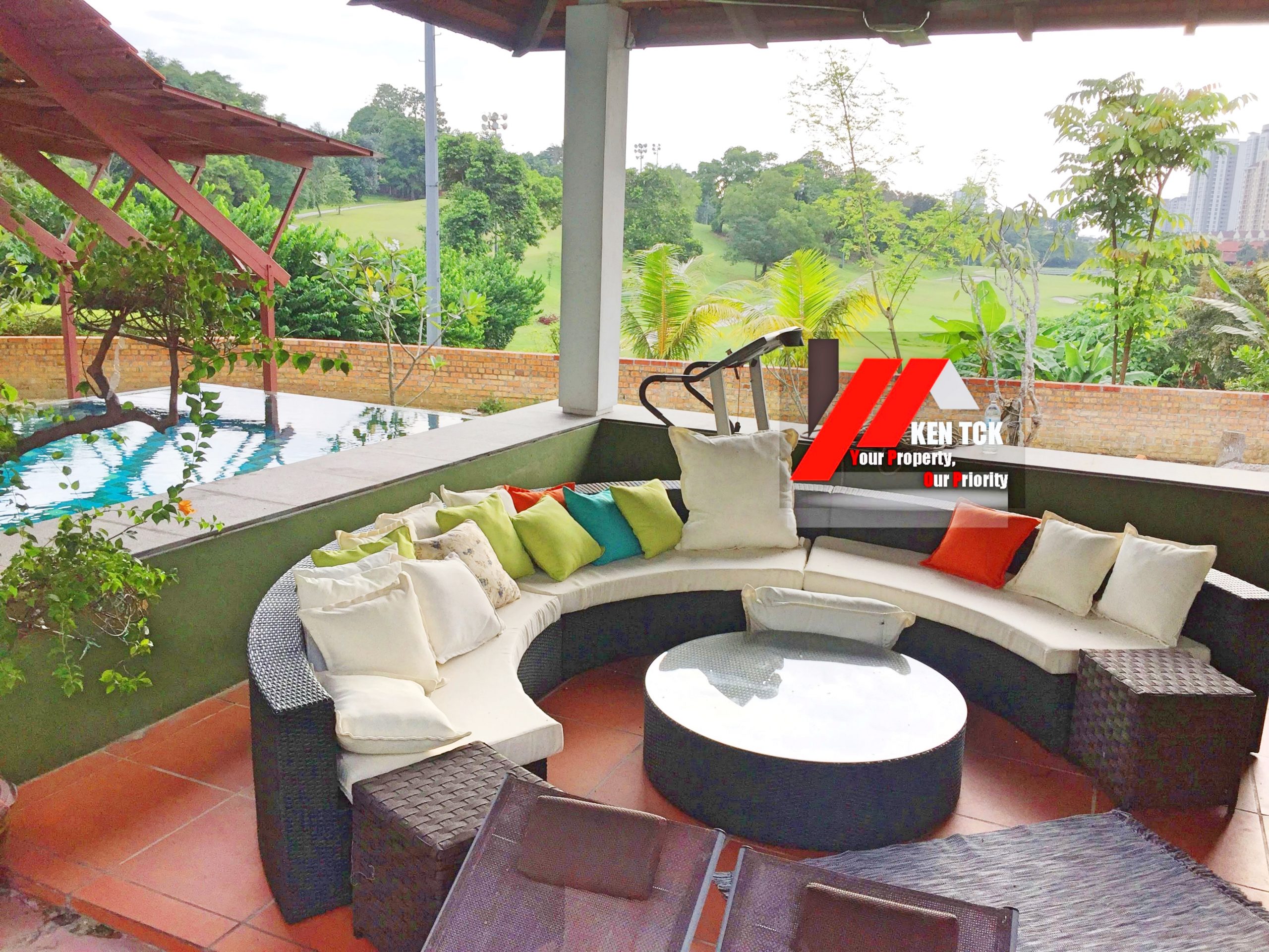 Tropicana Indah Bungalow With Golf View & Swimming Pool