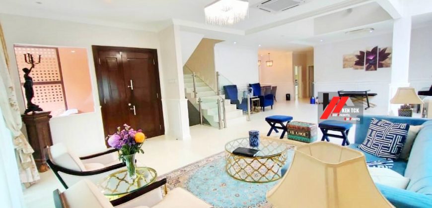 Glenhill Saujana Renovated Semi Detached With Glass House Design