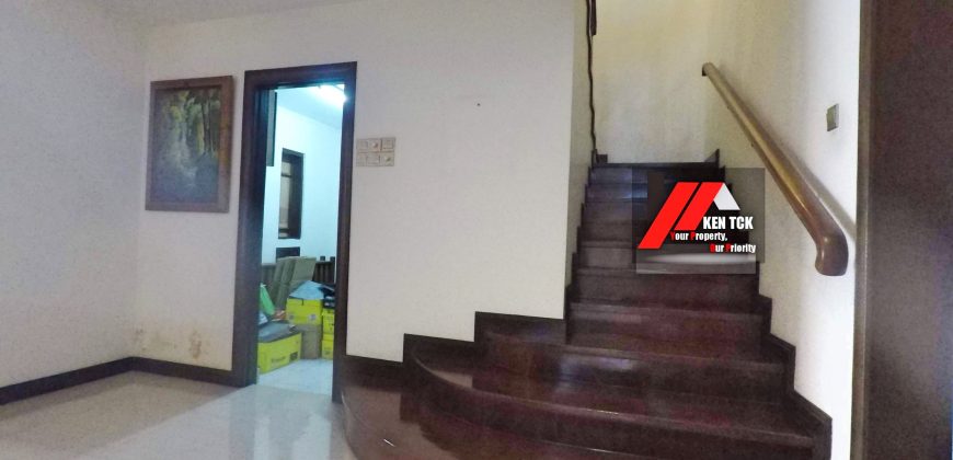 Seksyen 8 Pekaka Lake Side 2 Storey Semi Detached @ Kota Damansara