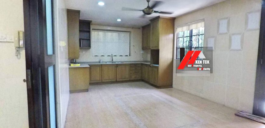 Seksyen 8 Pekaka Lake Side 2 Storey Semi Detached @ Kota Damansara