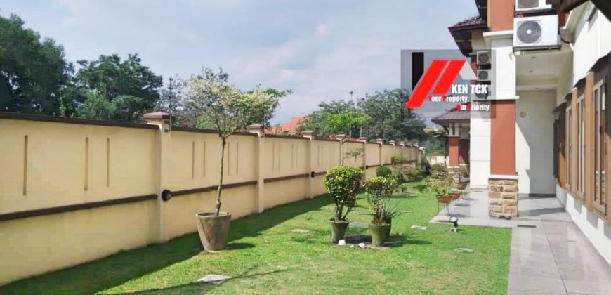 Rimba Riang Huge Land Bungalow @ Kota Damansara