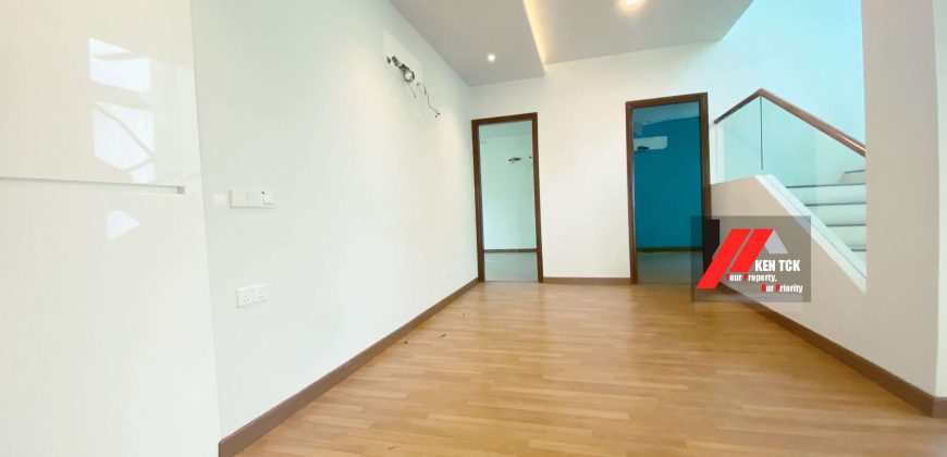 Casabella 3 Storey Bungalow @ Kota Damansara