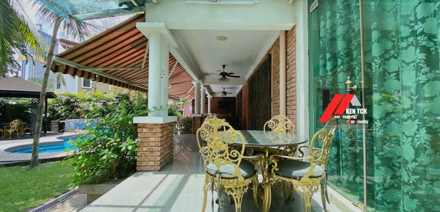 Bungalow with Pool & Golf View, Tropicana Indah