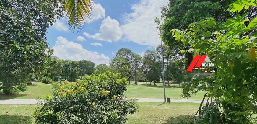 Bungalow with Pool & Golf View, Tropicana Indah