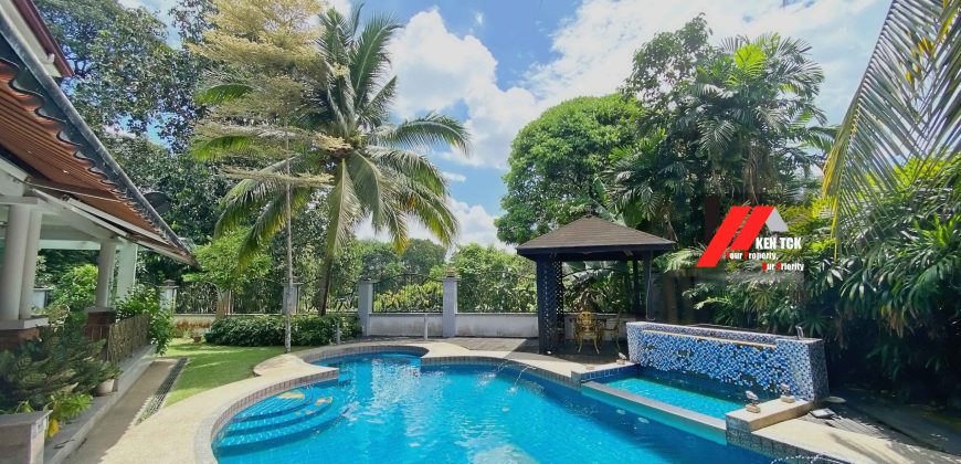 Bungalow with Pool & Golf View, Tropicana Indah