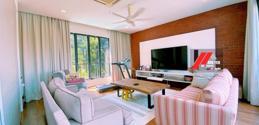 Modern Design Golf View Bungalow, Tropicana Indah