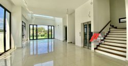 Shah Alam Bungalow With Golf View and Private Lift