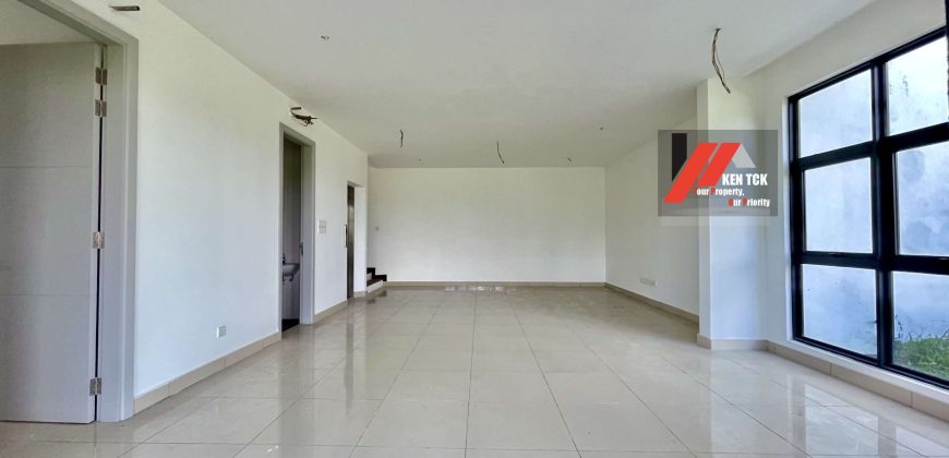 Shah Alam Bungalow With Golf View and Private Lift